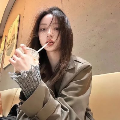 屋顶上的少女